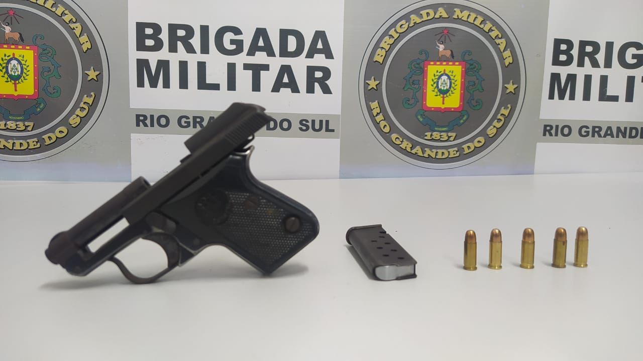 Brigada Militar Efetua Duas Pris Es Por Porte Ilegal De Arma De Fogo Em