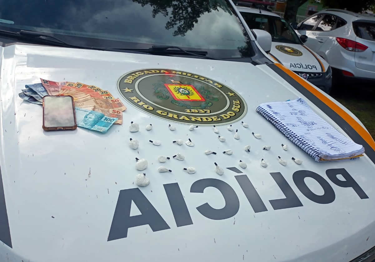 Brigada Militar prende traficante 31 porções de cocaína em Canela