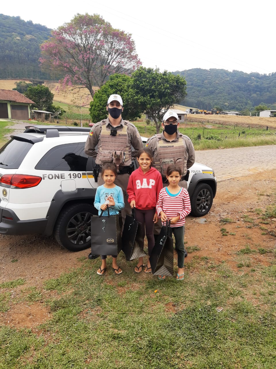 Brigada Militar entrega doações da “Ação Criança Feliz” em Santa