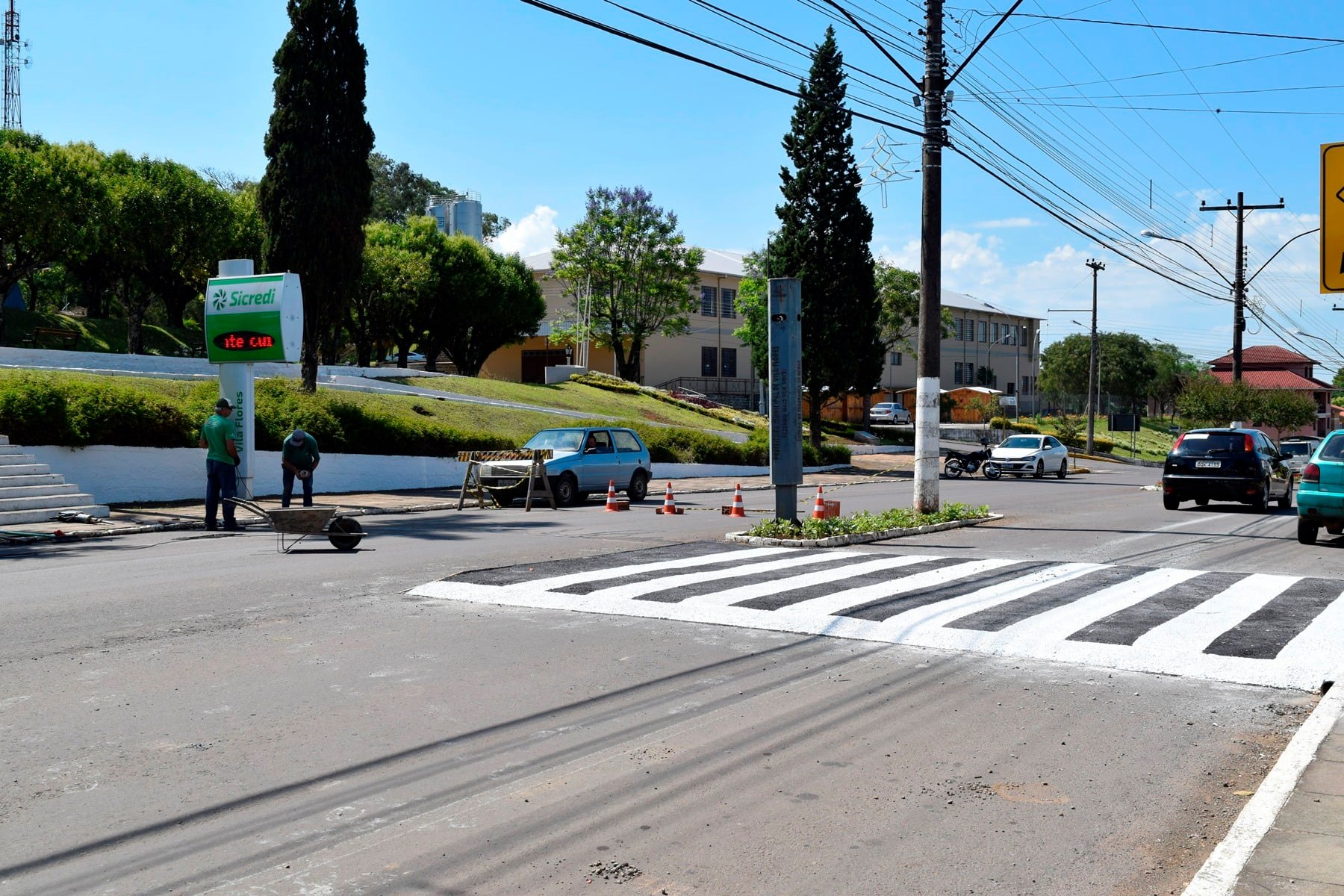 Avenida das Flores recebe redutores de velocidade em Vila Flores
